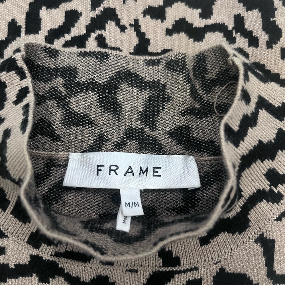 Frame Dress - Picture 3 of 3